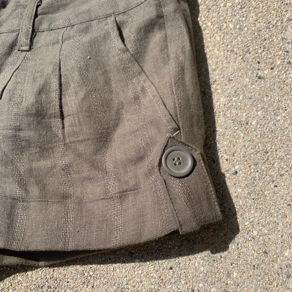 Forever 21 Linen Army Green Shorts Size Small - Picture 3 of 4